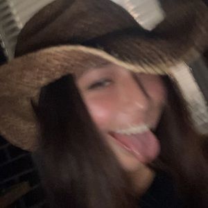 Meet your Posher, Taylor